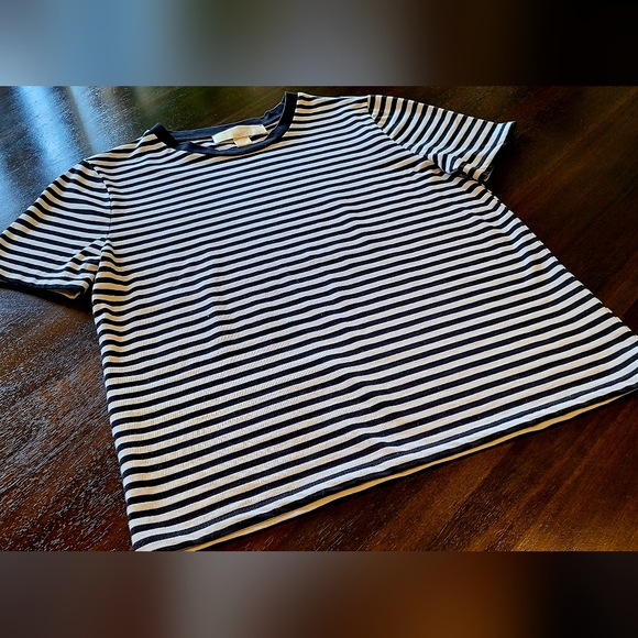 Michael Kors tshirt XS - Picture 13 of 16